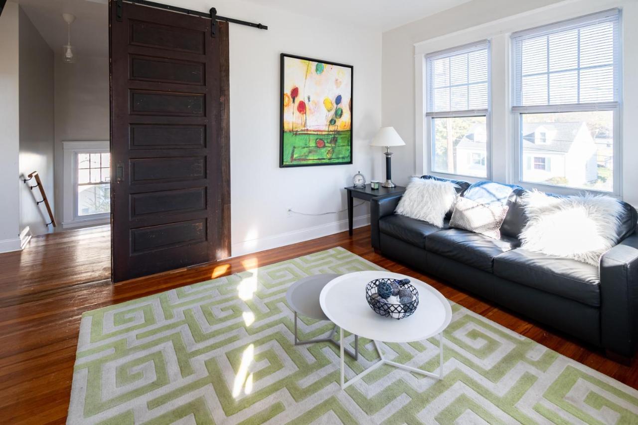 Contemporary 3-Bedroom Home With Balcony In Rva リッチモンド エクステリア 写真