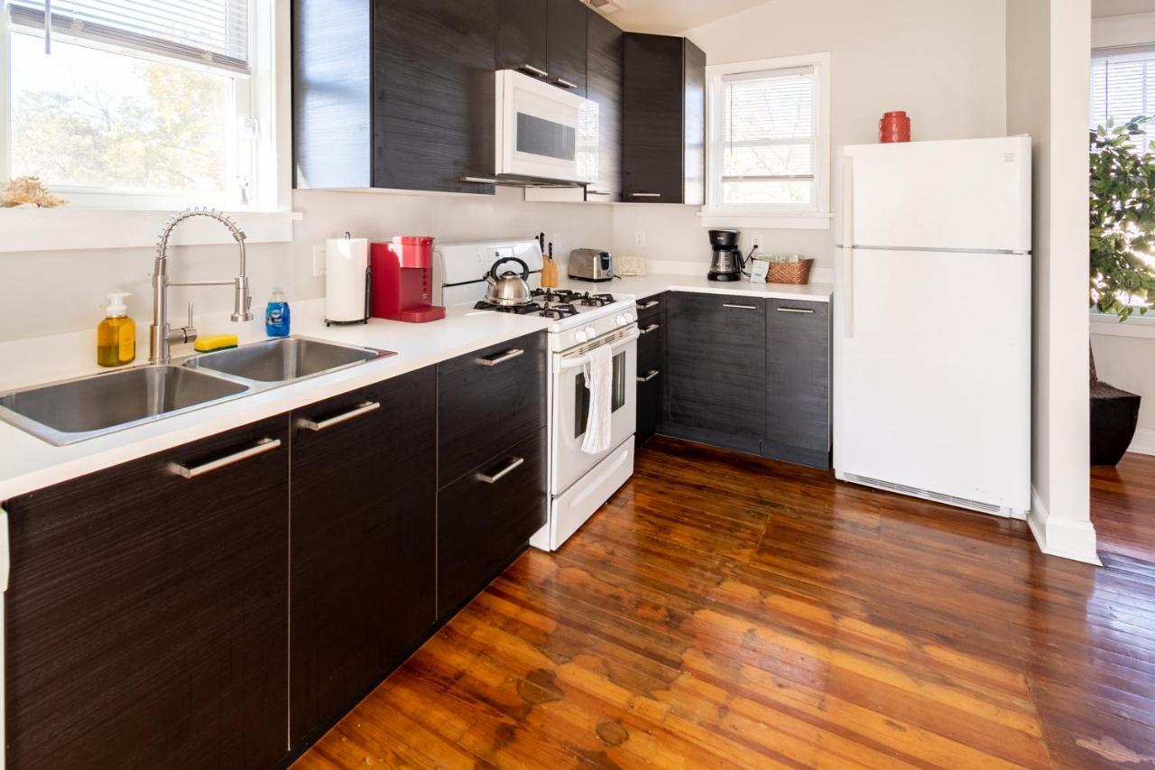 Contemporary 3-Bedroom Home With Balcony In Rva リッチモンド エクステリア 写真
